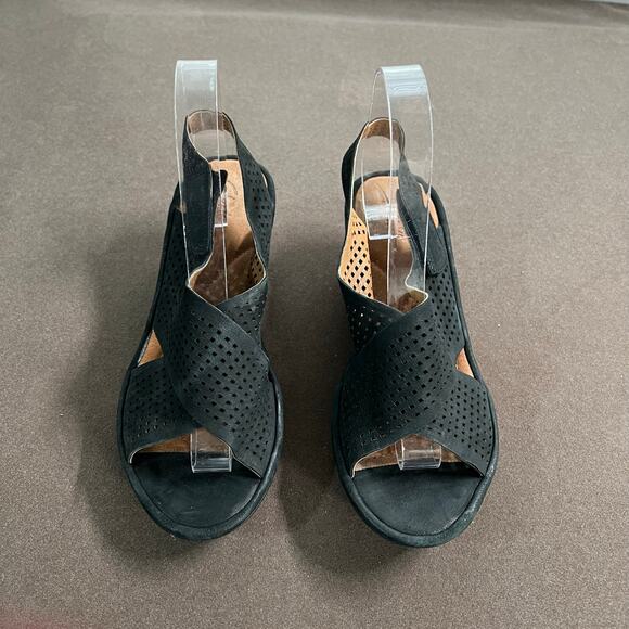 Clarks Reedly Black Criss Cross Nubuck Wedge Sandal Women's Size 7 - Picture 11 of 12